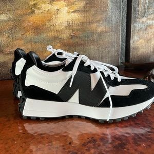 New Balance 327 … One of the most Popular shoes this year !!